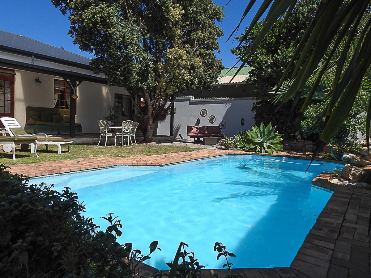 Хостел Mosselbay Backpackers Моссел-Бей Екстер'єр фото